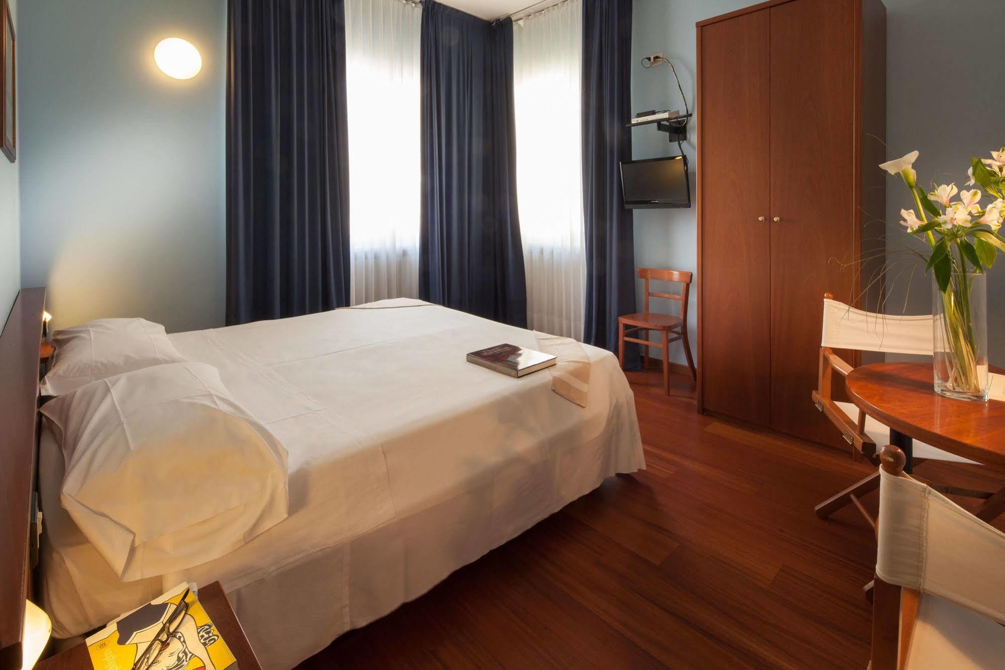 Hotel Mariani Iesi Exterior photo